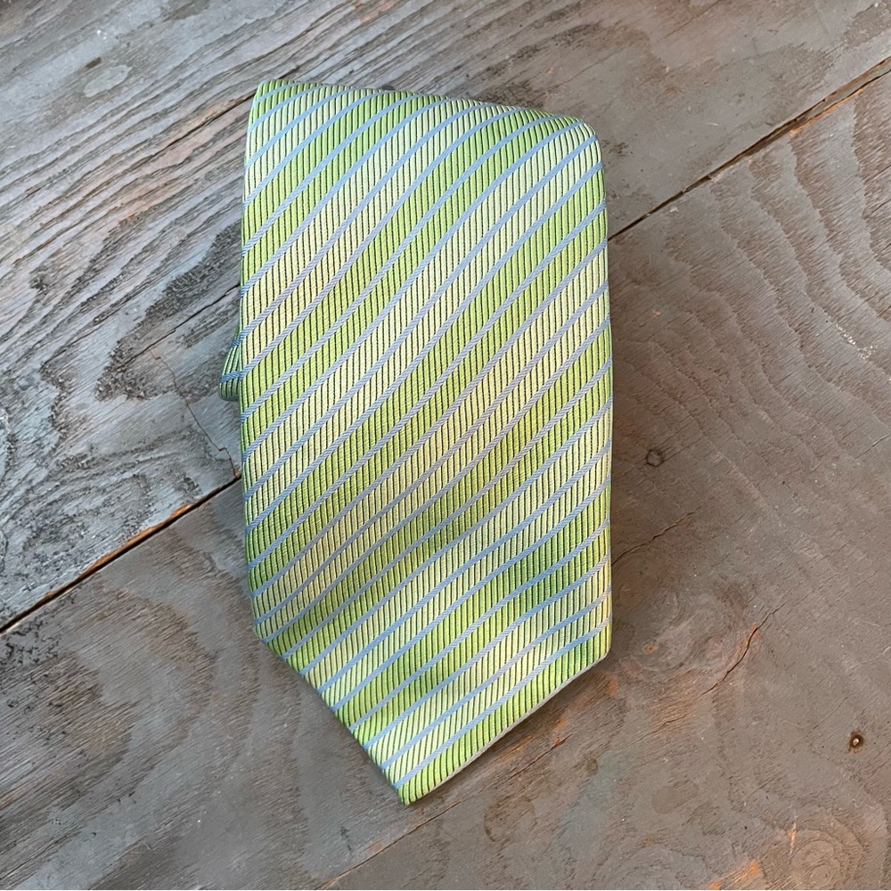 Thomas Pink silk tie